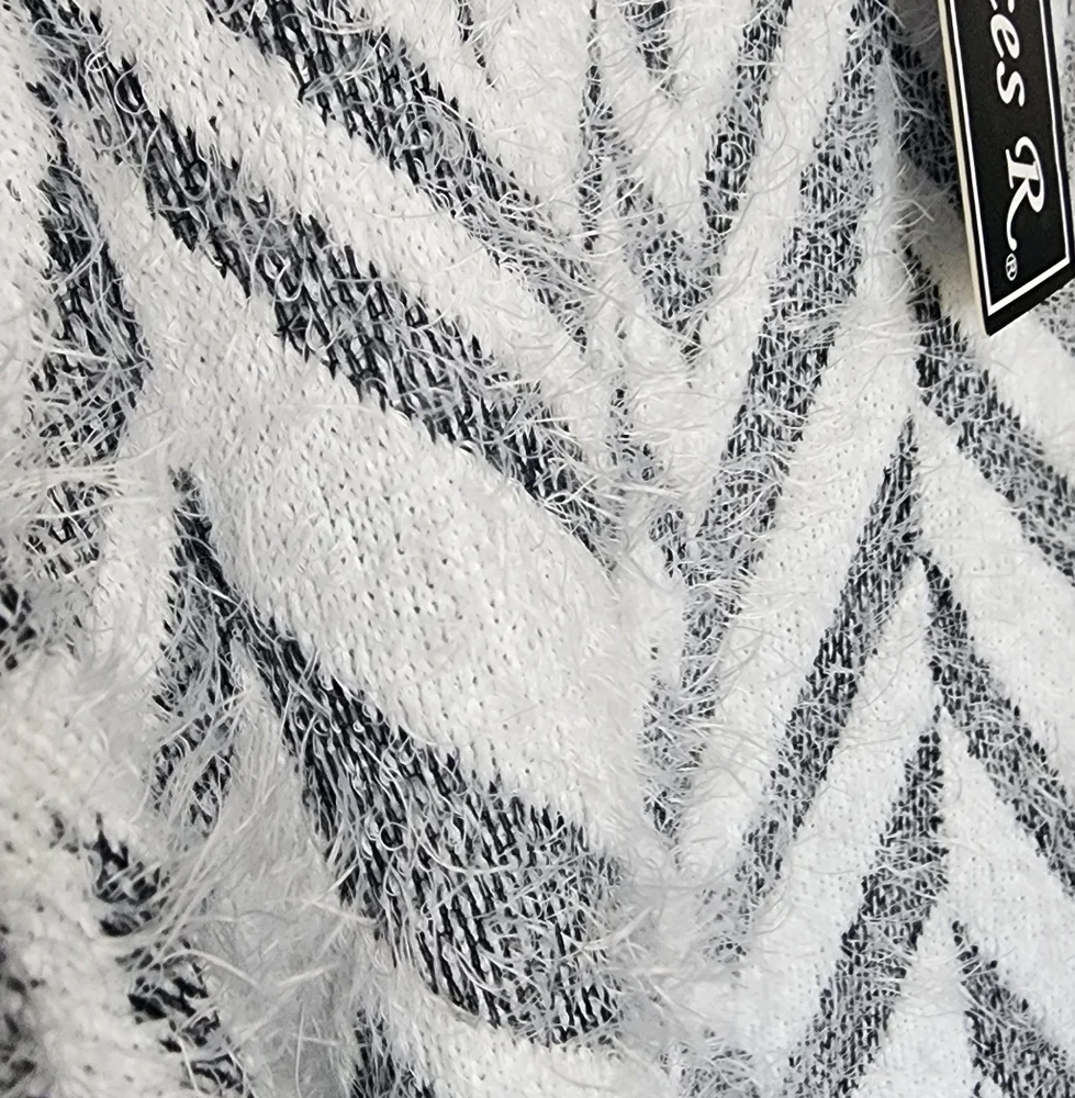 CHANCHES R Women's 3/4 Sleeve, Boat Neck, Black White Geometric Top Size L NWT - Picture 4 of 4